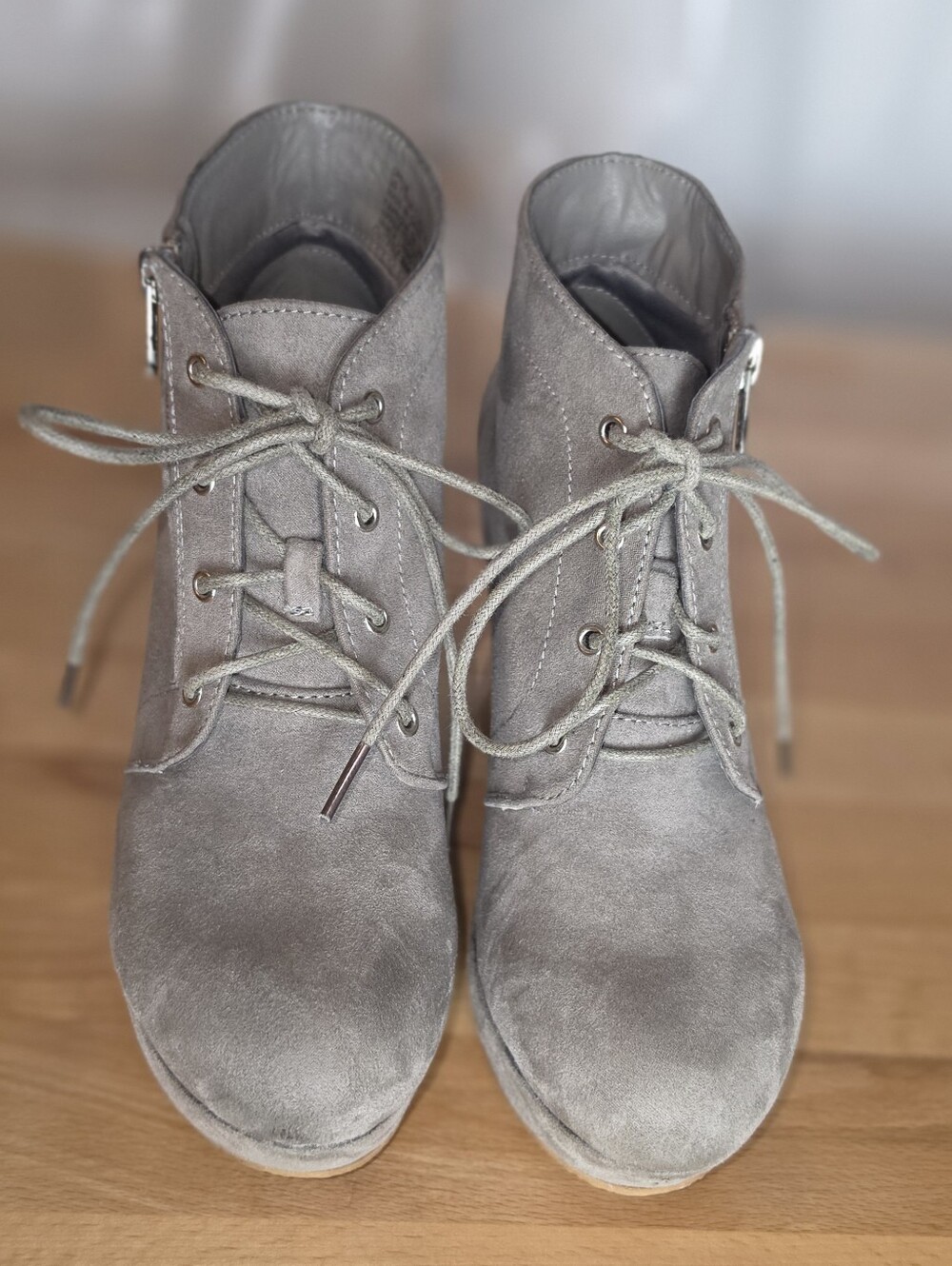 JustFab Ofelia Wedge Lace Up Booties 7.5 Gray Faux Suede Y2K Festival Boho